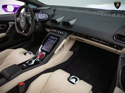 Used 2022 Lamborghini Huracan EVO image 6