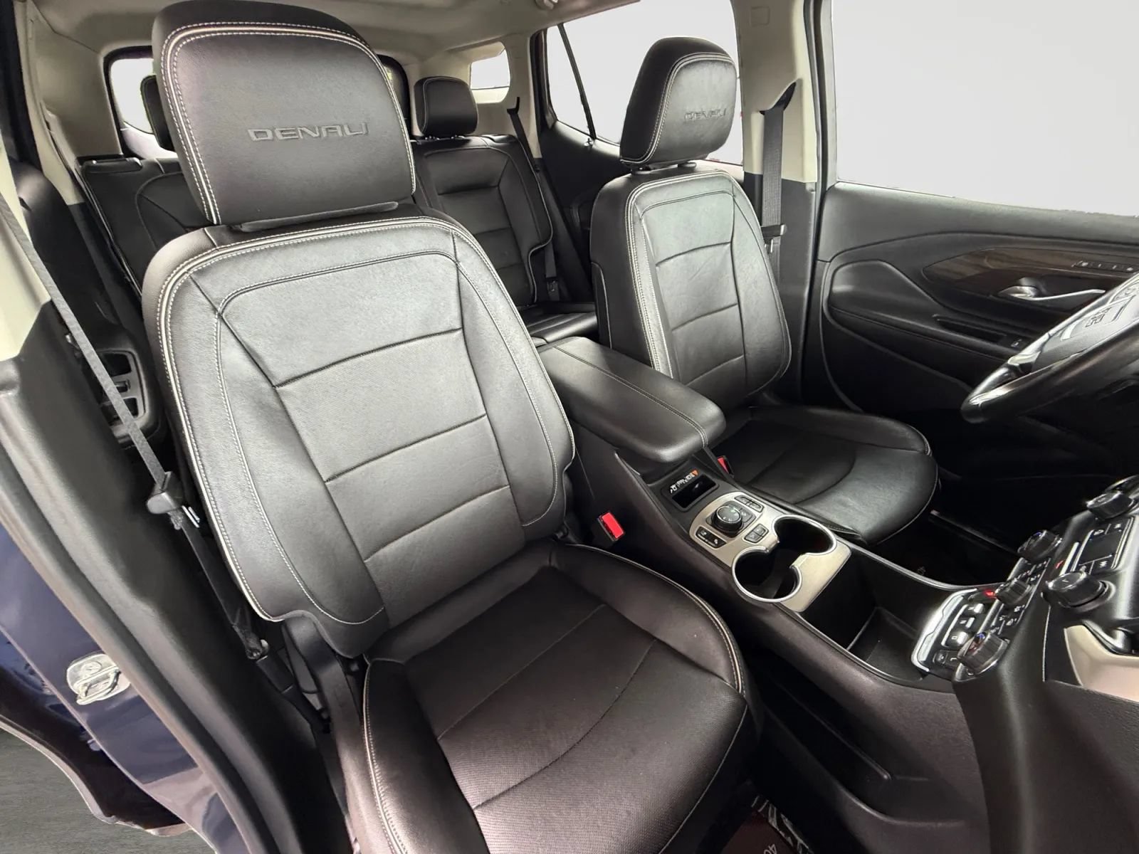 Used 2019 GMC Terrain Denali w/ GMC Pro Grade Package AWD/4WD image 22