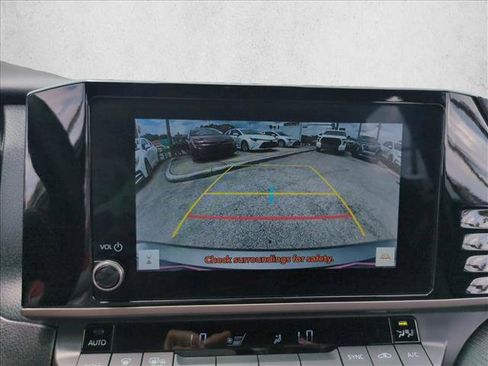 Used 2026 Toyota Camry SE FWD image 13