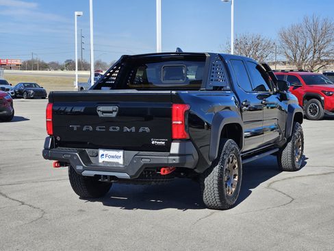 Certified 2025 Toyota Tacoma Trailhunter image 5