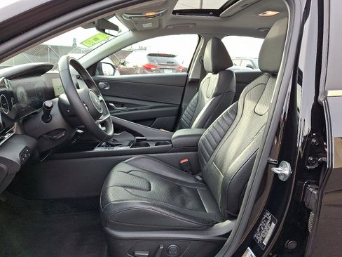 Used 2022 Hyundai Elantra Limited w/ Cargo Package image 12