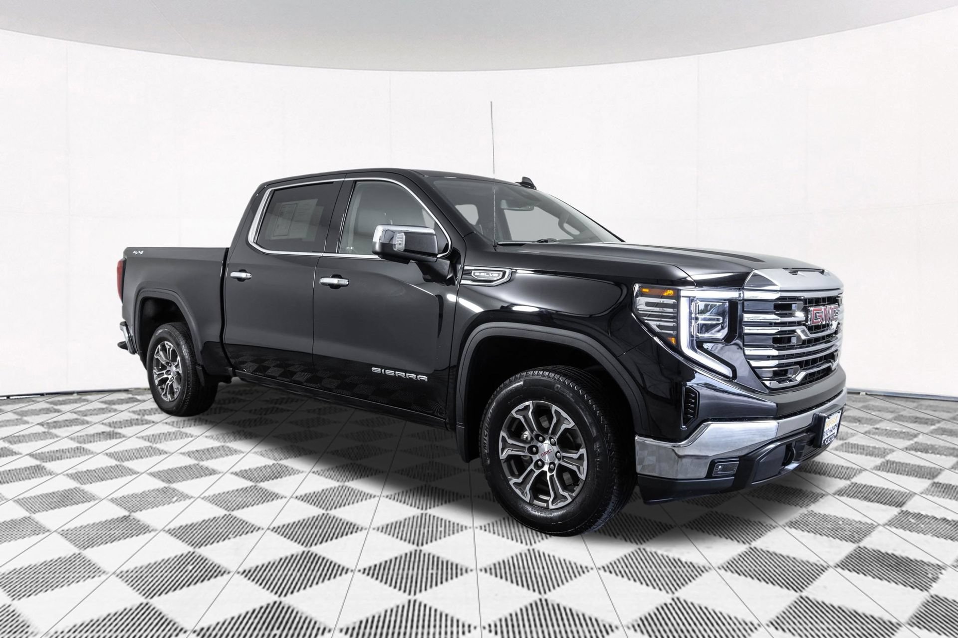 Used 2025 GMC Sierra 1500 SLT AWD/4WD image 22