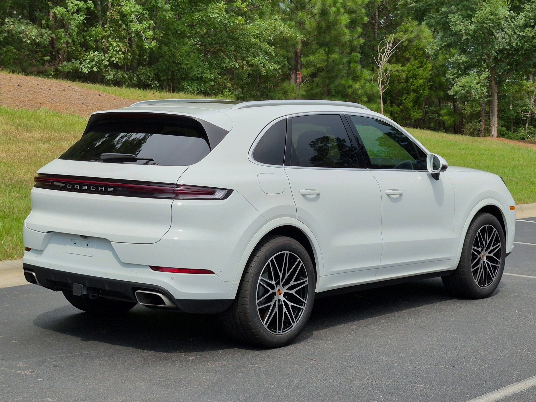 Certified 2026 Porsche Cayenne AWD/4WD image 31