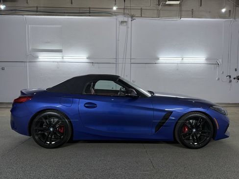 Used 2024 BMW Z4 M40i w/ Premium Package image 23
