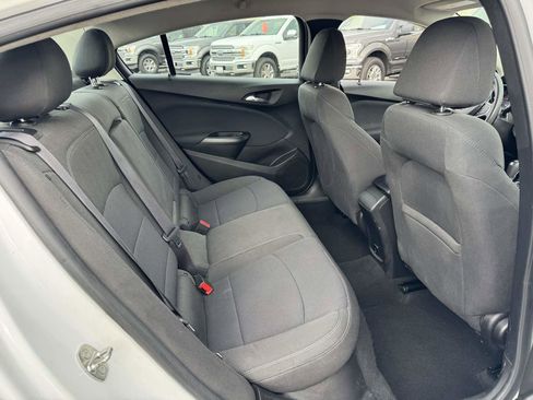 Used 2017 Chevrolet Cruze LT w/ Convenience Package image 17