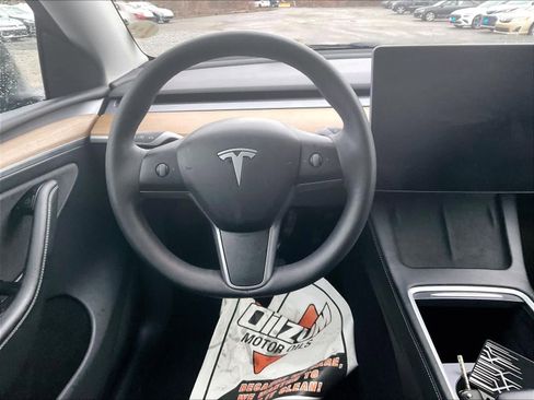 Used 2023 Tesla Model Y Long Range image 17