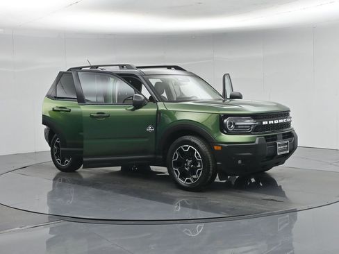 Used 2025 Ford Bronco Sport Outer Banks w/ Outer Banks Tech Package+ AWD/4WD image 36