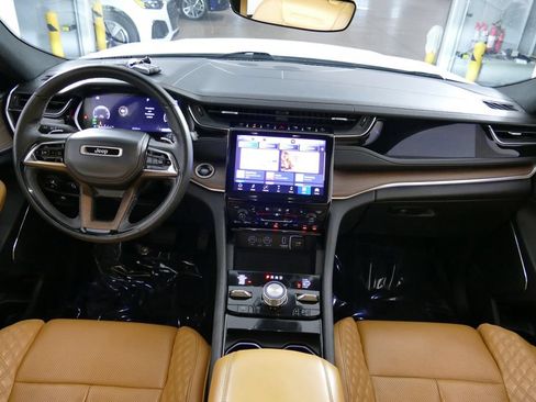 Used 2023 Jeep Grand Cherokee Summit w/ Luxury Tech Group V AWD/4WD image 26