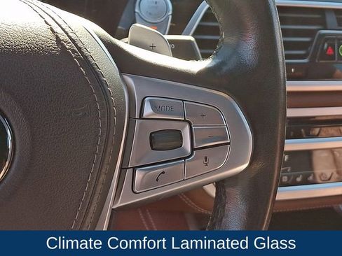 Used 2018 BMW 750i xDrive image 27