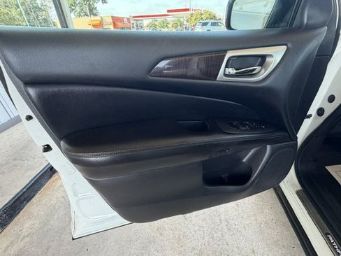 Used 2014 Nissan Pathfinder Platinum w/ Platinum Premium Package AWD/4WD image 7