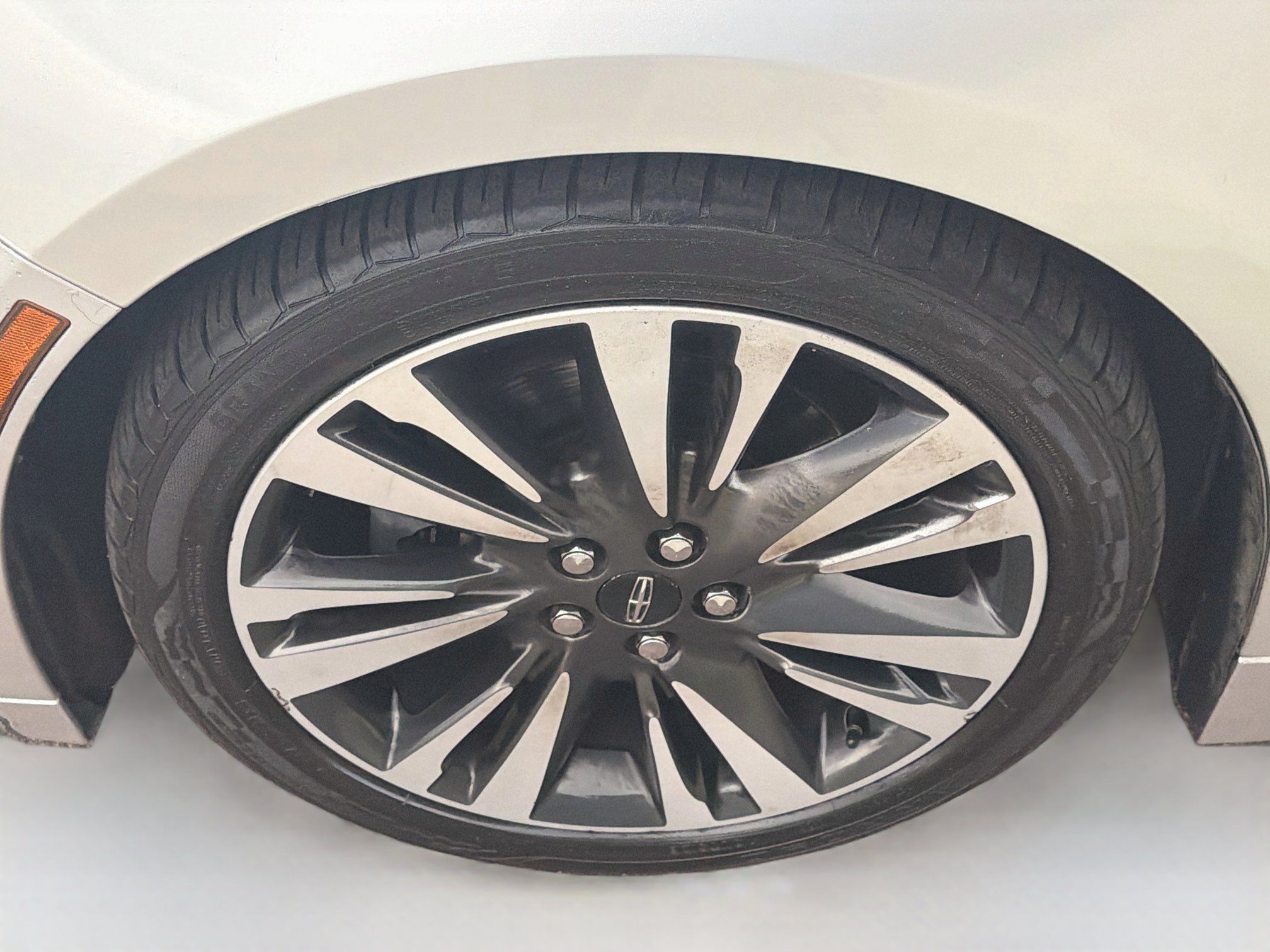 Used 2017 Lincoln MKZ Select w/ Select Plus Package AWD/4WD image 11