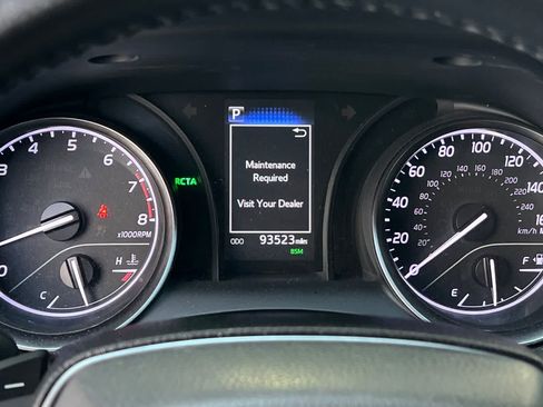 Used 2023 Toyota Camry SE w/ Convenience Package FWD image 25