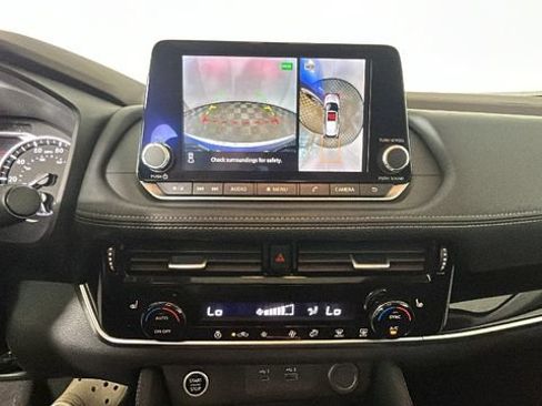 Used 2023 Nissan Rogue SL AWD/4WD image 24
