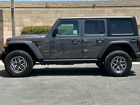 Used 2025 Jeep Wrangler Unlimited Rubicon AWD/4WD image 7