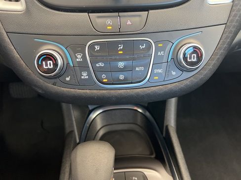 Used 2024 Chevrolet Malibu LT image 32