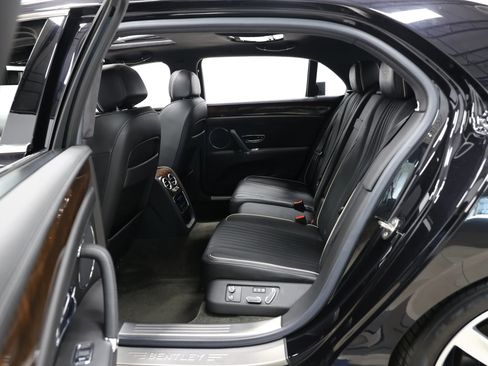 Used 2018 Bentley Flying Spur V8 image 47