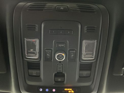 Used 2023 GMC Yukon XL Denali Ultimate AWD/4WD image 36