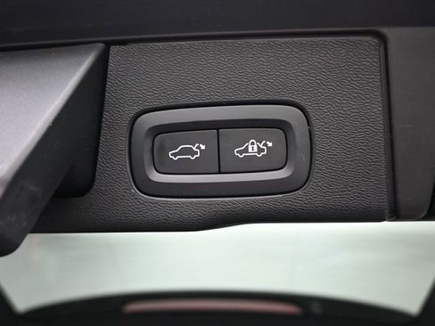 Used 2023 Volvo XC60 B5 Plus w/ Protection Package Premier image 32