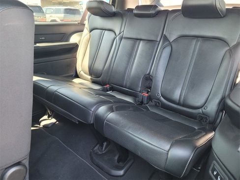 Used 2023 Jeep Wagoneer L Series II image 11