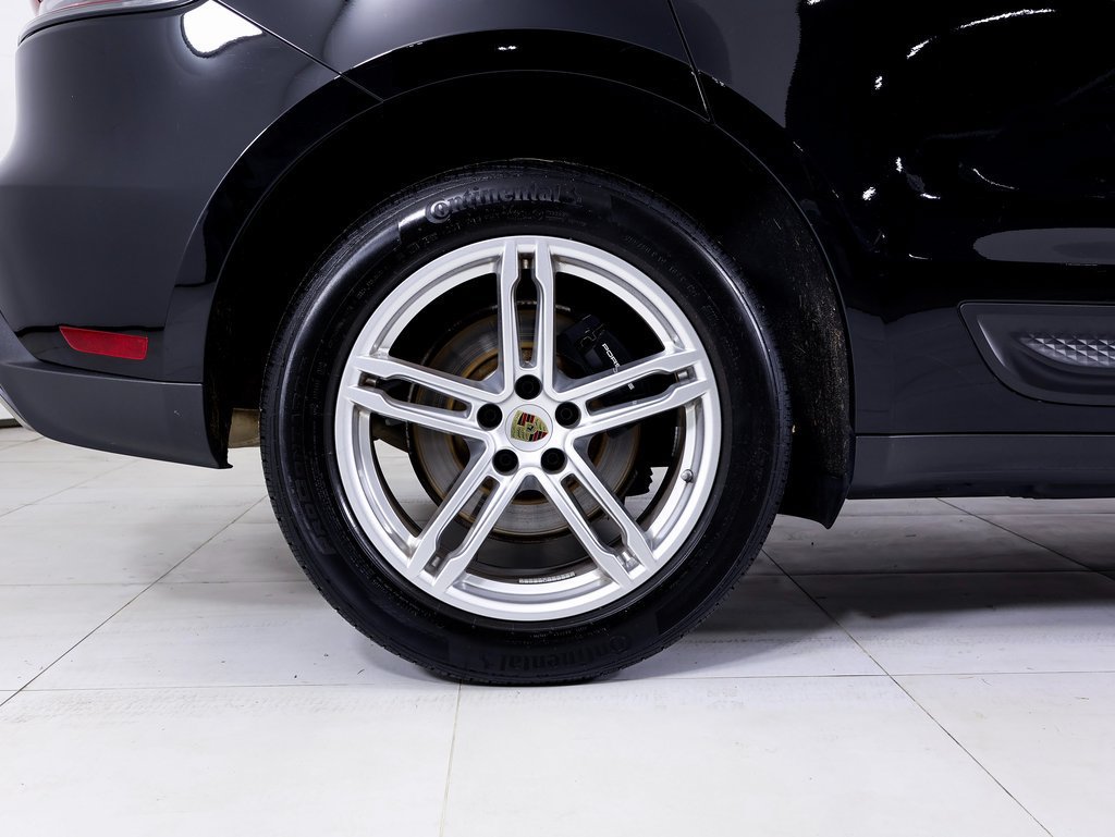 Used 2025 Porsche Macan AWD/4WD image 21