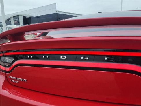 Used 2016 Dodge Charger SE w/ Power Sunroof Group AWD/4WD image 8