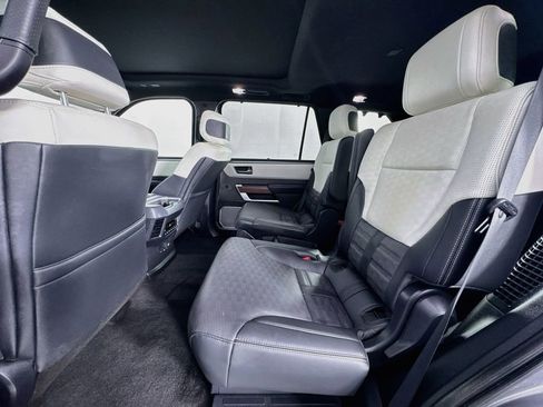 Used 2025 Toyota Sequoia Capstone AWD/4WD image 37