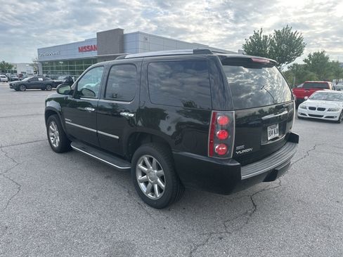 Used 2010 GMC Yukon Denali image 8