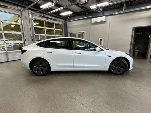 Used 2022 Tesla Model 3 Long Range AWD/4WD image 6