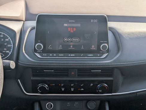 Used 2023 Nissan Rogue S image 17