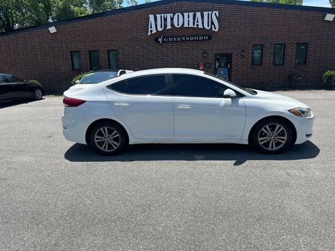 Used 2017 Hyundai Elantra SE FWD image 8