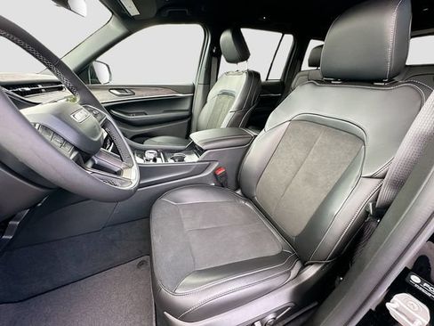 New 2026 Jeep Grand Cherokee Altitude AWD/4WD image 16