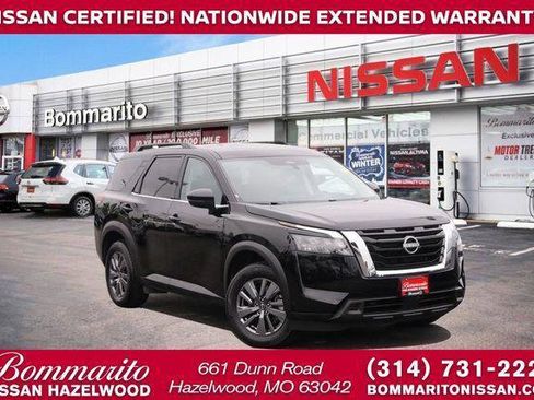 Used 2025 Nissan Pathfinder SV FWD image 1