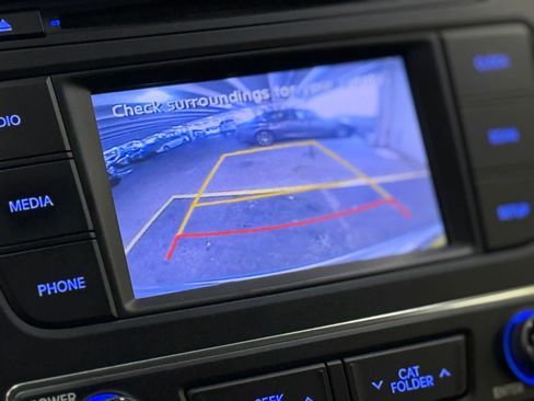 Used 2017 Hyundai Santa Fe Sport FWD image 22
