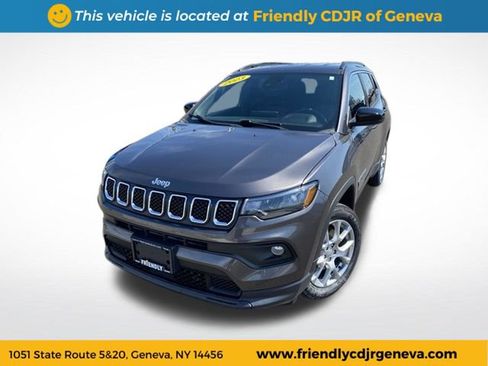 Used 2023 Jeep Compass Latitude AWD/4WD image 1