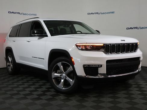 Certified 2021 Jeep Grand Cherokee L Limited w/ Luxury Tech Group II image 2