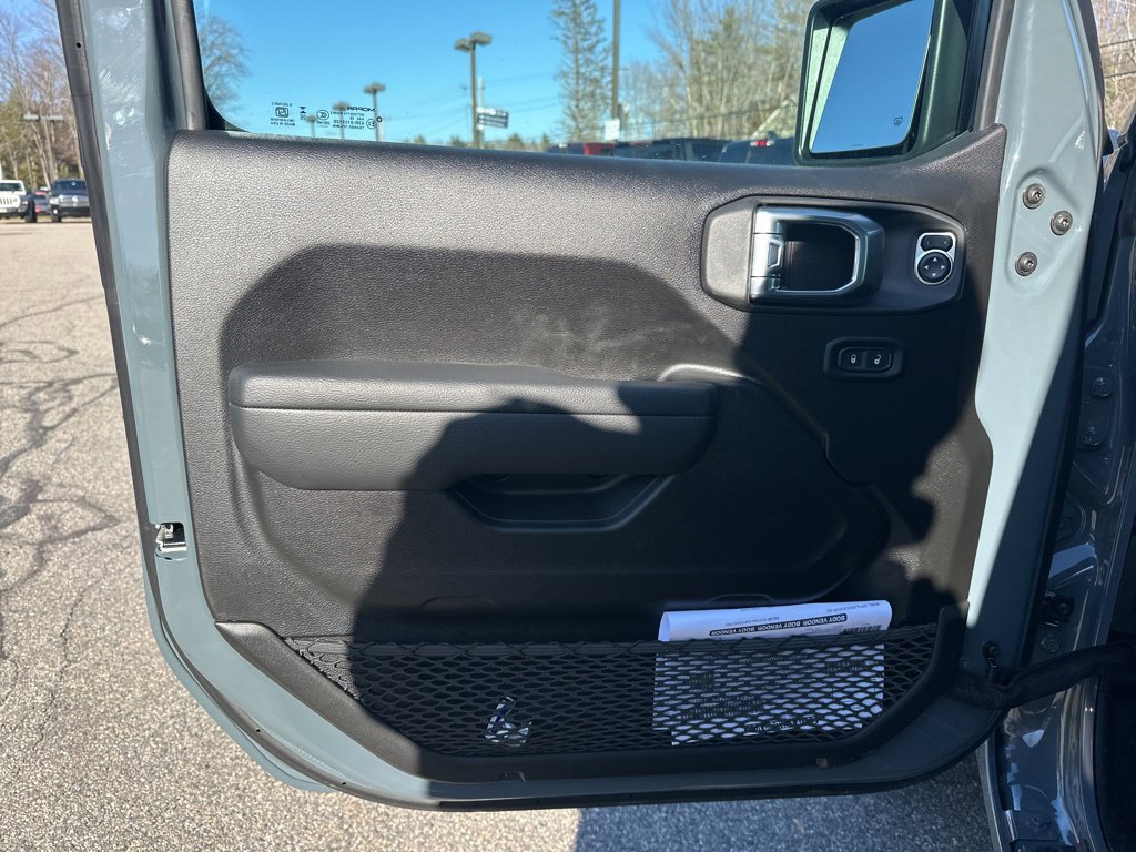 New 2026 Jeep Gladiator Sport AWD/4WD image 12