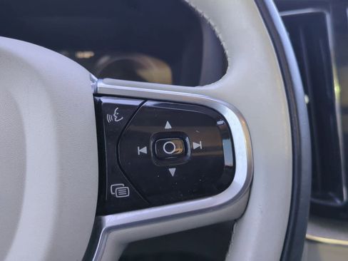 Used 2018 Volvo XC60 T8 Inscription w/ Advanced Package image 25