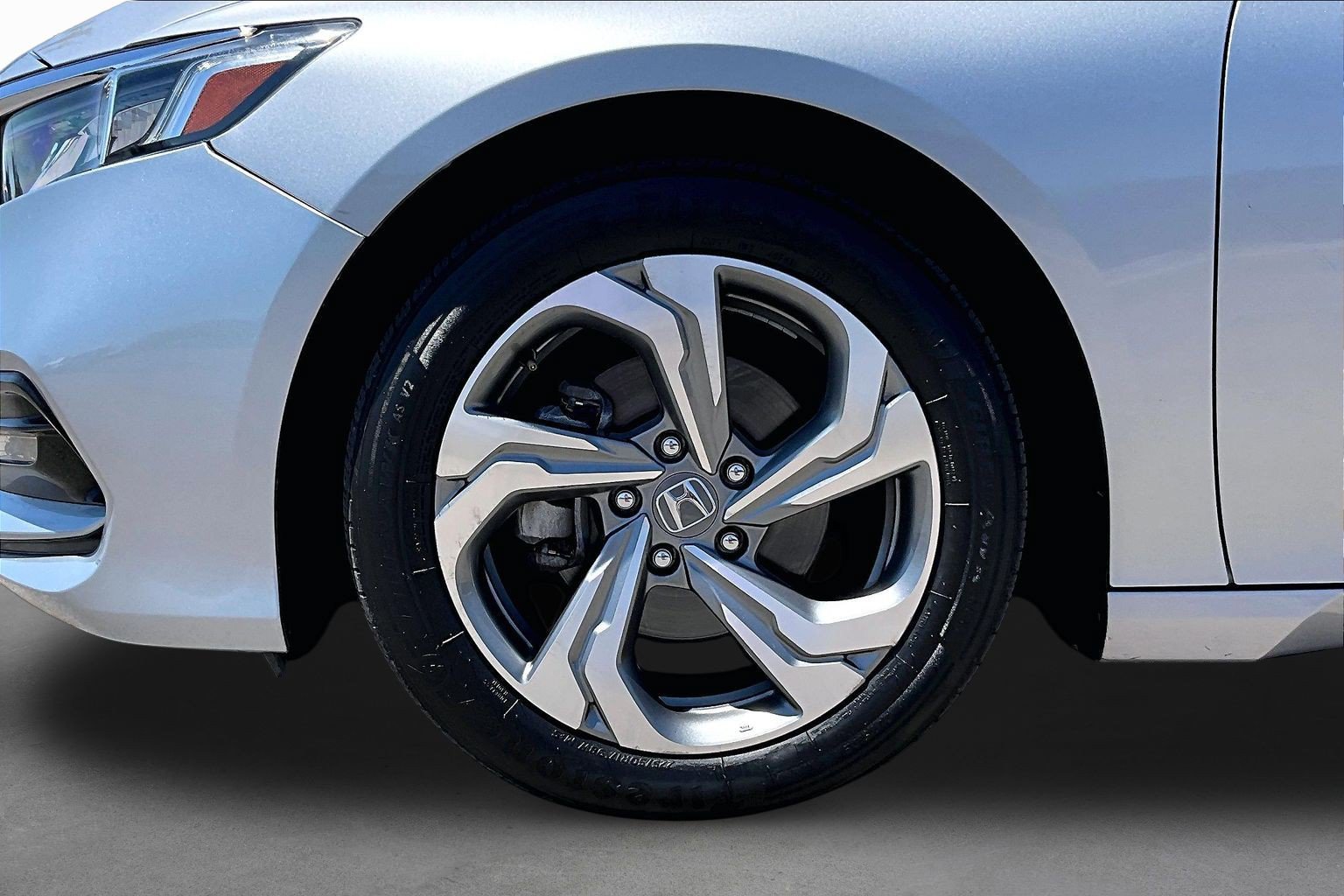 Used 2018 Honda Accord EX-L image 8