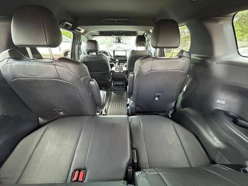 Certified 2025 Toyota Sienna XSE FWD image 17