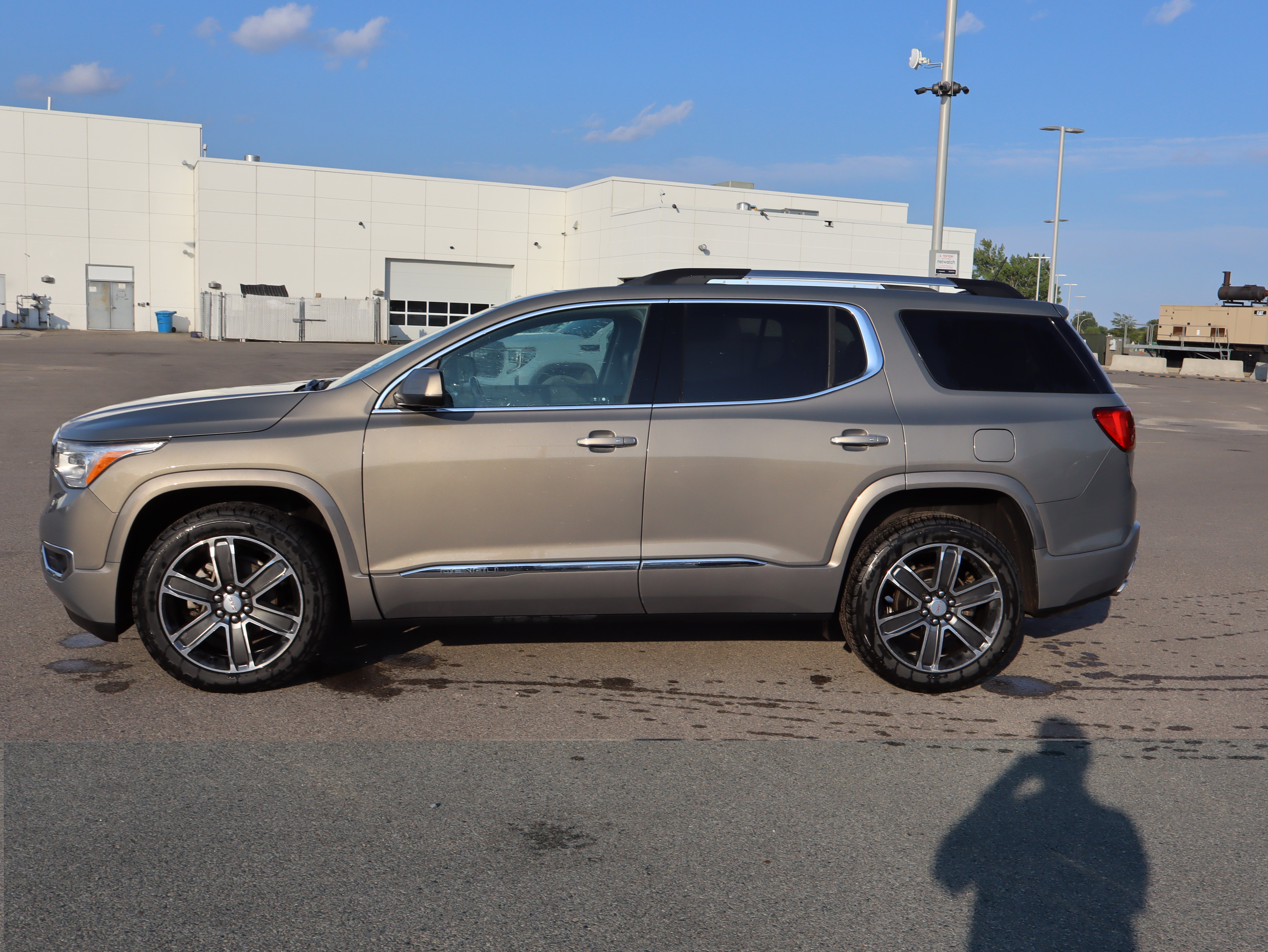 Used 2019 GMC Acadia Denali w/ Technology Package AWD/4WD image 4
