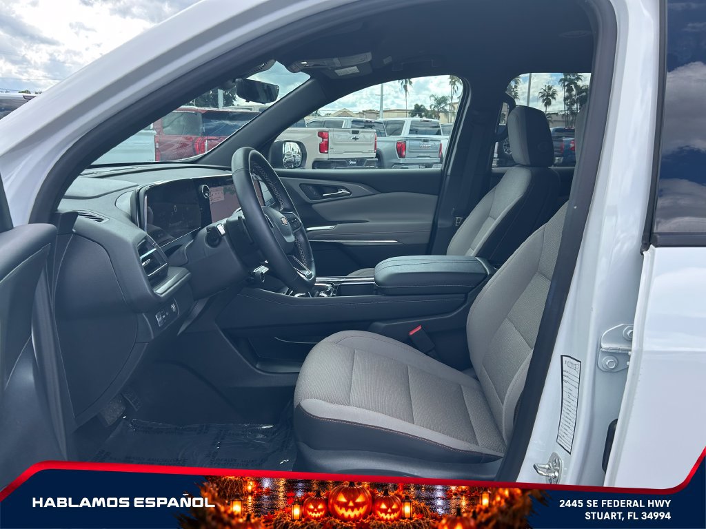 Used 2026 Chevrolet Traverse LT w/ Driver Confidence Package FWD image 12