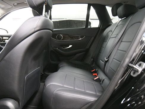 Used 2021 Mercedes-Benz GLC 300 4MATIC image 23