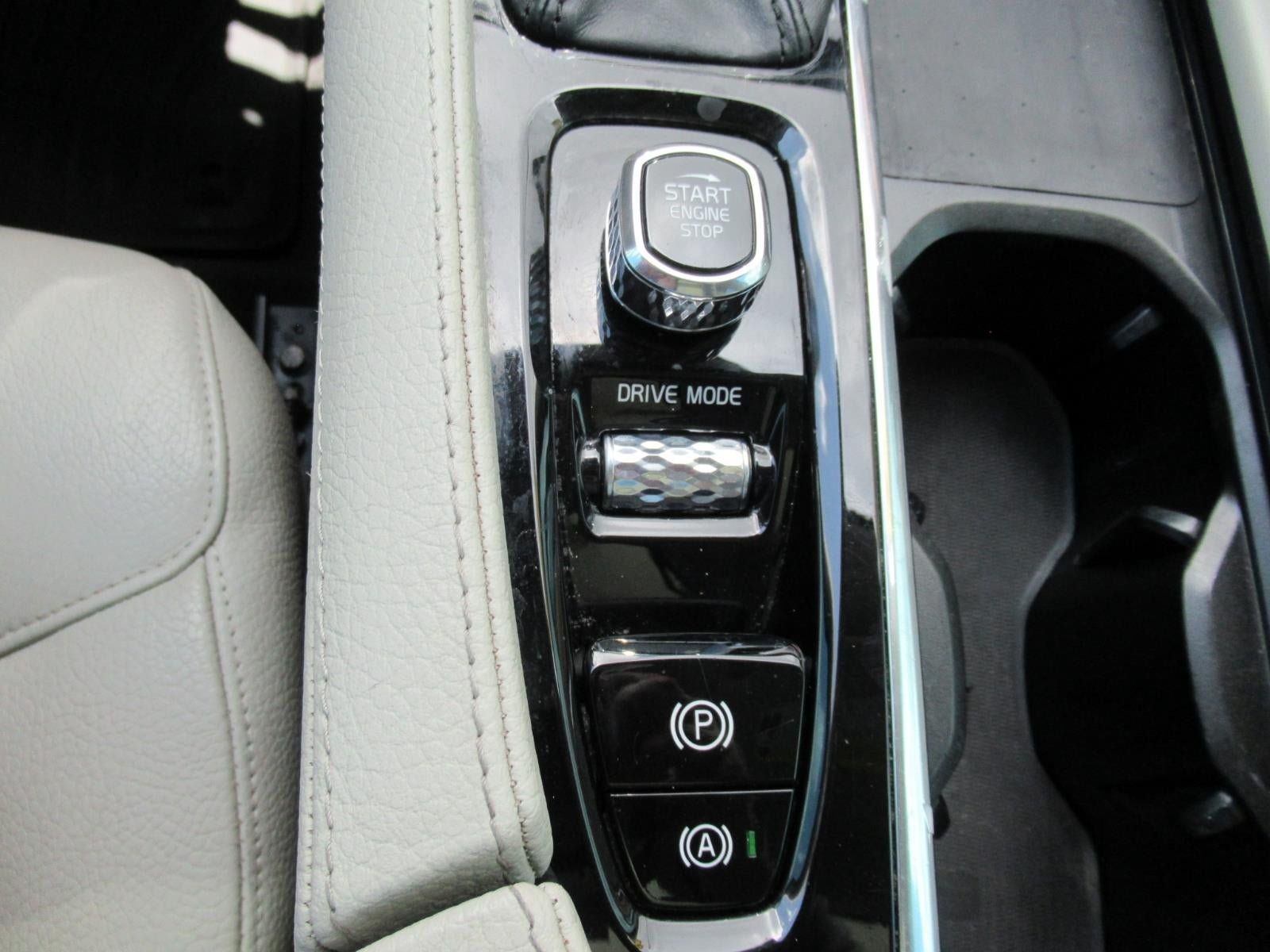 Used 2021 Volvo XC90 T6 Momentum w/ Advanced Package AWD/4WD image 27