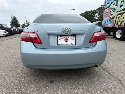 Used 2009 Toyota Camry LE FWD image 5