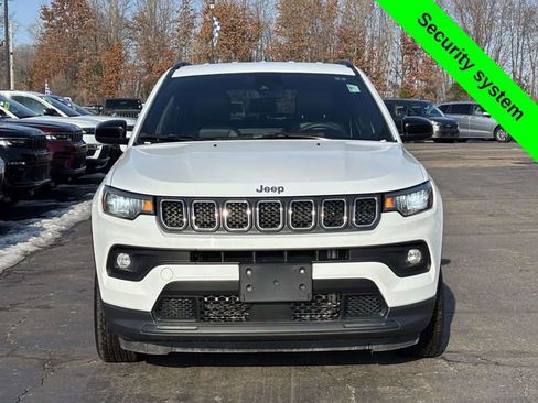 Used 2023 Jeep Compass Latitude image 29