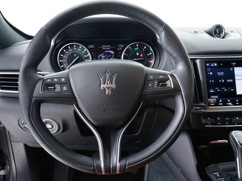 Used 2023 Maserati Levante GT AWD/4WD image 20