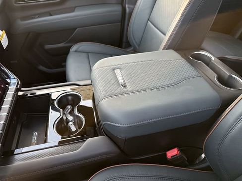 New 2026 GMC Yukon XL AT4 w/ AT4 Premium Plus Package AWD/4WD image 25