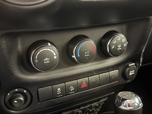 Used 2016 Jeep Wrangler Unlimited Sport w/ Quick Order Package 24S image 31