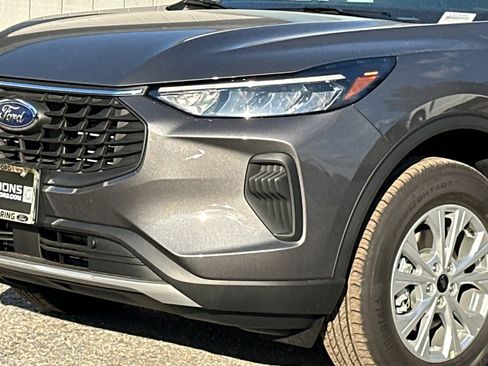 New 2025 Ford Escape Active w/ Tech Pack #1 image 2