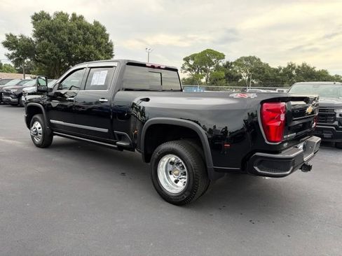 Used 2025 Chevrolet Silverado 3500 High Country AWD/4WD image 4